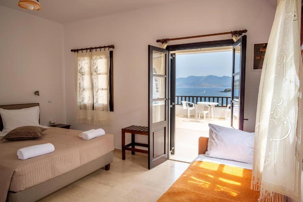 Pelagos Seafront Accommodation - George Myrties Exterior foto